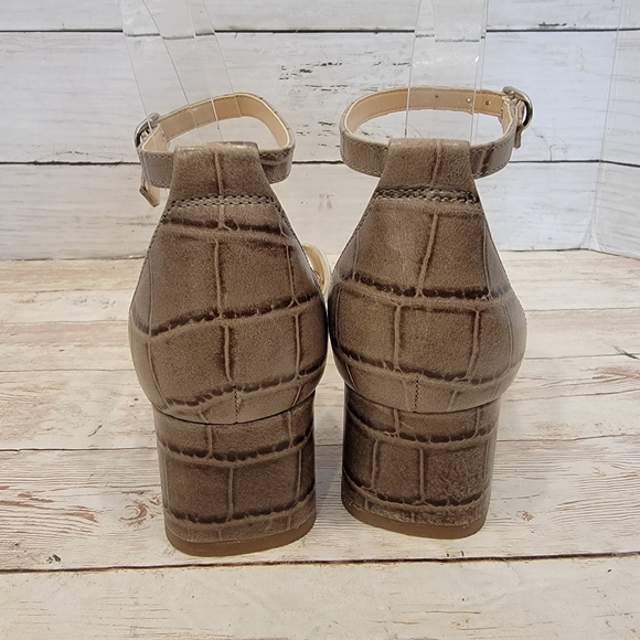 Gold & Rouge white leather and embossed croc block heel sandals - Picture 7 of 13